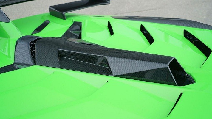 Photo of Novitec ROOF-AIR-GUIDE for the Lamborghini Aventador SVJ LP770-4 - Image 2